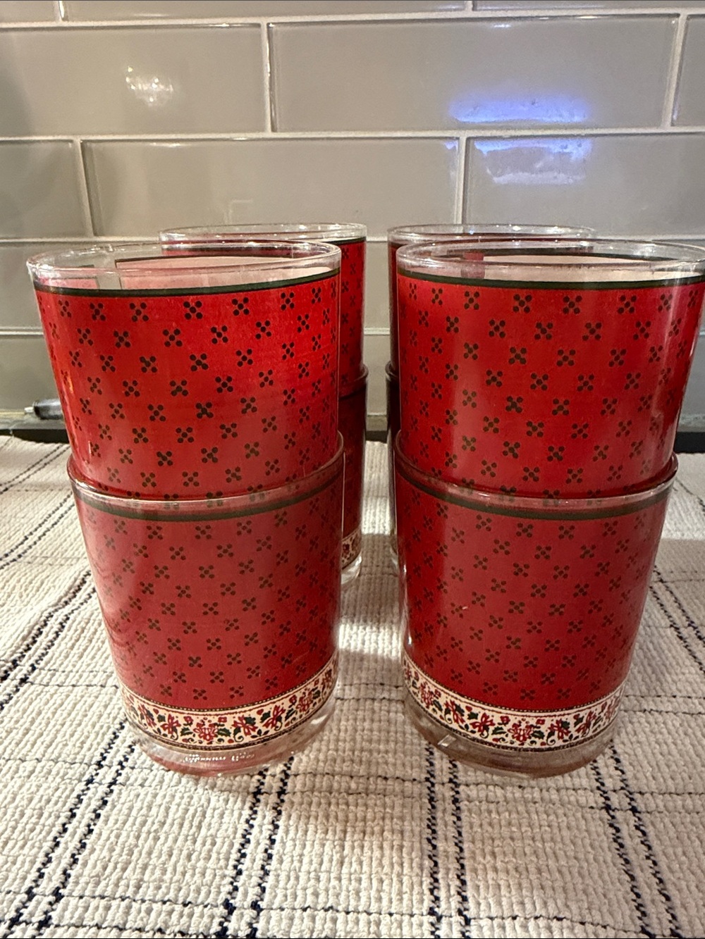 Vintage Potpourri Press Christmas Tumblers Set of 8 Red Holly Poinsettia